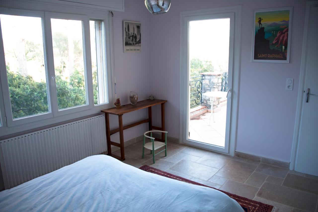 Bed and Breakfast La Garriniere Saint-Raphaël Exteriér fotografie