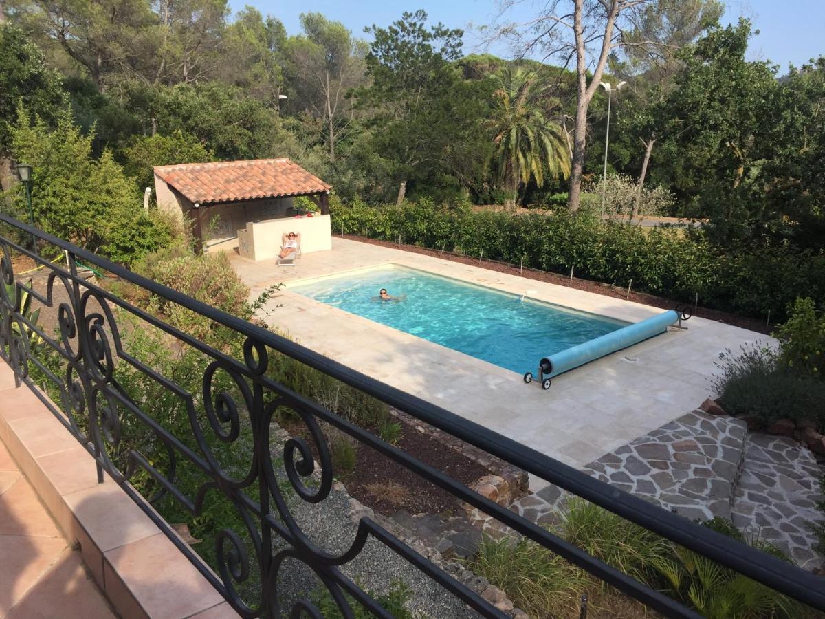 Bed and Breakfast La Garriniere Saint-Raphaël Exteriér fotografie